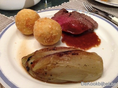 Hertenkalf filet, witloof en amandelkroketten