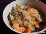 Nasi gorenig met kip en scampi