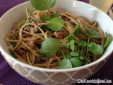 Volkoren spaghetti met waterkers walnotensaus