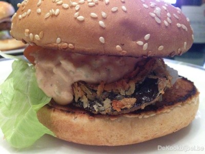 Veggie burger met Jeroen's burger saus