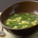 Aardappelsoep met raketsla