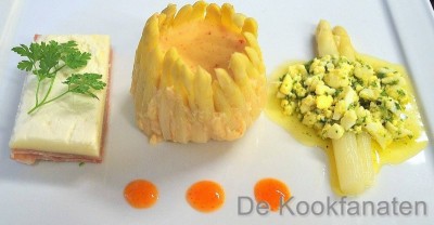 Aspergetaartje, asperges met eikruim en aspergebavarois
