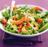 Salade van avocado met garnalen een een pittige dressing