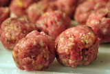 Gehaktballetjes in de wok met prei