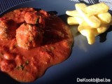 Balletjes in pikante tomatensaus
