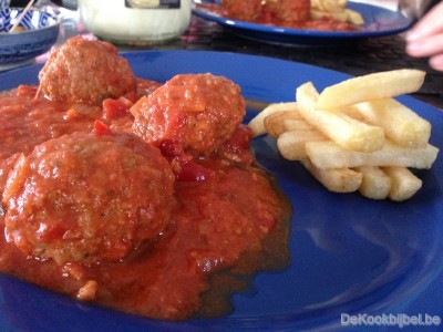 Balletjes in een fusion tomatensaus