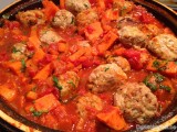 Tajine met balletjes en zoete aardappel