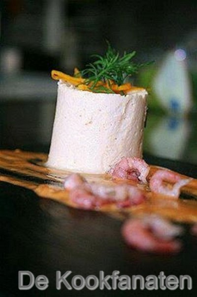 Bavarois van garnaal met zongedroogde tomaat