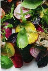 Carpaccio van rode biet met zalm en zuurdesembrood
