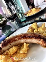 {lang nl}Gegrilde bloemkool, stoemp met cheddar en worst{/lang}{lang en}Grilled cauliflower, stoemp with cheddar and sausage{/lang}