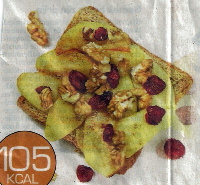 Volkoren toast met appel, veenbessen en noten