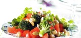 Salade van kikkererwten met geroosterde broccoli