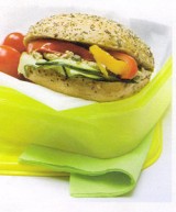 Broodje met tonijtapenade en geroosterde groenten