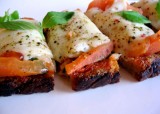 Brushetta met kalkoenreepjes en Beemster