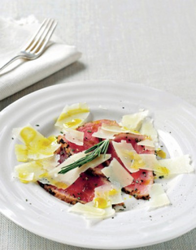 Carpaccio van kalfsvlees met rozemarijn en queso manchego