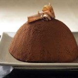 Bolvorminge ijstaart met chocolade