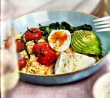 {lang nl}Couscousbowl met avocado, buffelburrata en een eitje{/lang}Couscousbowl with avocado, buffalo burrata and an egg{lang en}{/lang}