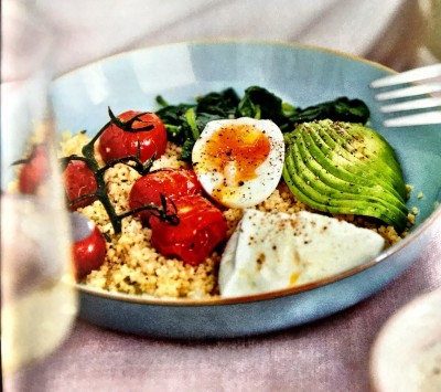{lang nl}Couscousbowl met avocado, buffelburrata en een eitje{/lang}Couscousbowl with avocado, buffalo burrata and an egg{lang en}{/lang}