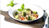 Couscoussalade met broccoli, tomaat en broccolipesto