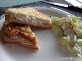 Croque met verse zalm en geitenkaas