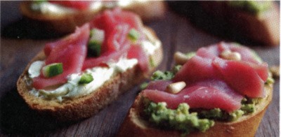Crostini carpaccio met wasbi Crostini carpaccio met wasbi