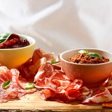 Dipsaus van zongedroogde tomaten