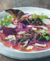 Carpaccio van everzwijn met groenten in't zuur