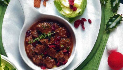 Everzwijn ragout met veenbessen en speculoos Everzwijn ragout met veenbessen en speculoos