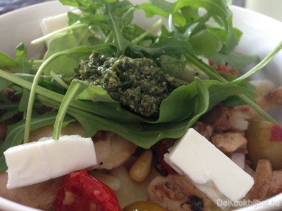 Kip, Rucola, Pesto, Feta