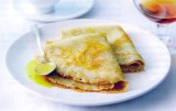 Flensjes met sinaasappelsaus