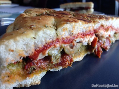 Focaccia met chorizo