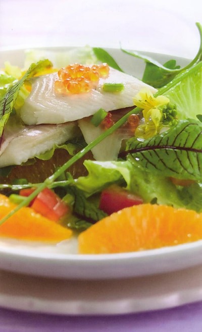 Salade van gerookte forel