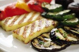 Salade van geroosterde groenten, halloumi en couscous