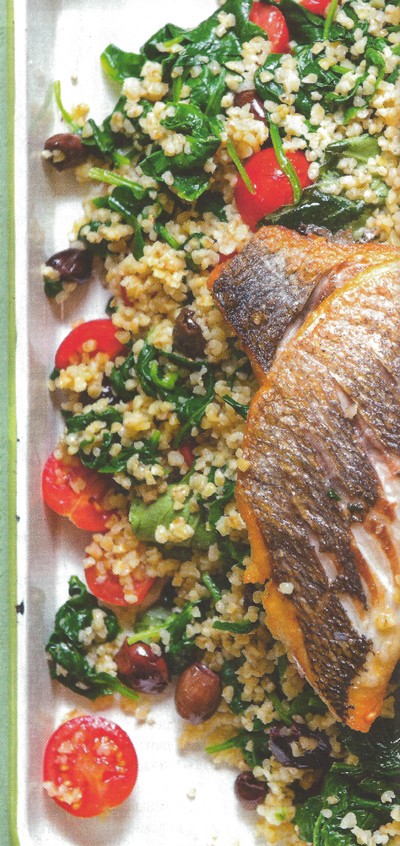 Goudbrasem met bulgur, spinazie en tomaat