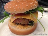 Hamburger met Spaanse peper en Cheddar