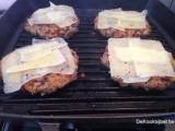 Runderburger met chorizo en Spaanse tomatenaioli