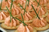 Mousse van gerookte zalm op toast