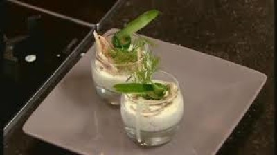 Mini glaasje met mierikswortel mousse en gerookte paling