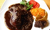 Kip op Mexicaanse wijze met chocoladesaus