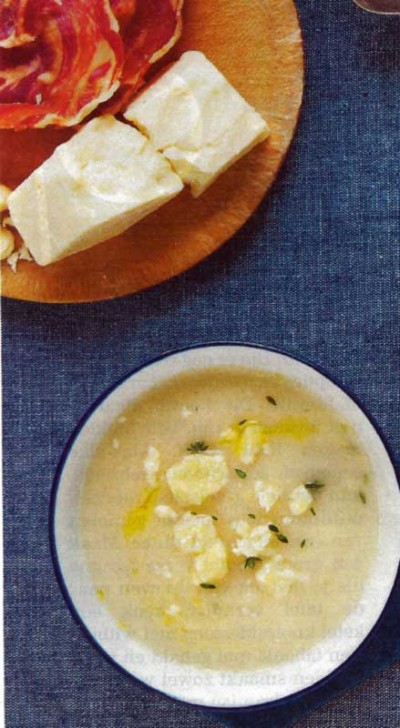 Knolseldersoep met witbier, cheddar en geroosterde pancetta