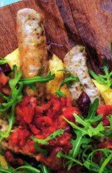 Gegrilde kanijnfilets 'alla puttanesca' met polenta