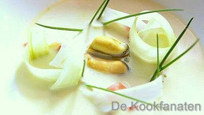 Soepje van mosselen met asperges en een tagliatelli van primeur groenten