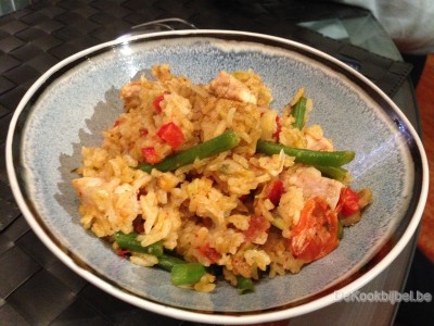 Paella van kip, chorizo en Ras-El-Hanout
