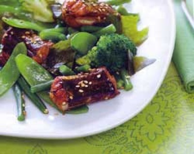 Gebakken paling met wakame en groenten met misodressing