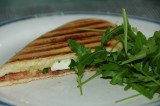 Panini, Serranoham, geitenkaas, vijgenjam en rucola