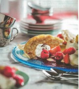 Pannenkoeken met crème Anglaise en rode vruchten
