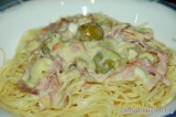 Pasta, artisjok-saus, ham