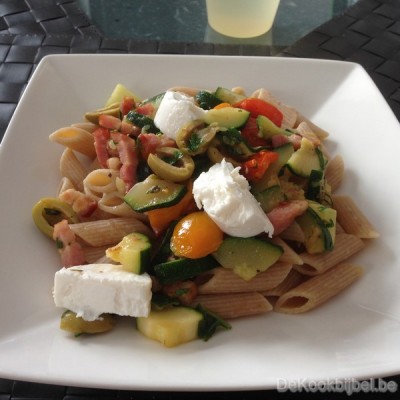 Penne met groeten en geitenkaas