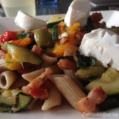 Penne met groeten en geitenkaas