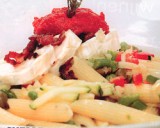 Koude pastasalade met spekblokjes en geitenkaas